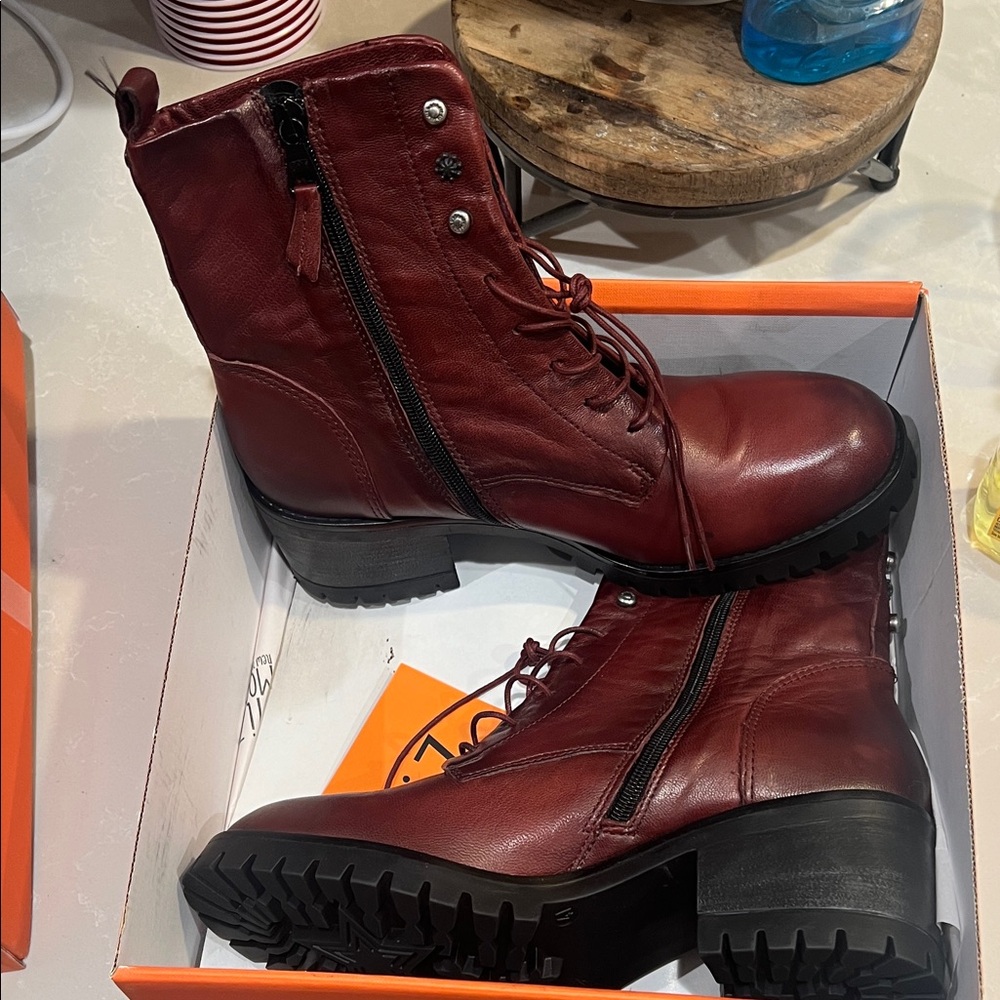 NEW Miz Mooz Red Leather Lace-Up Boots